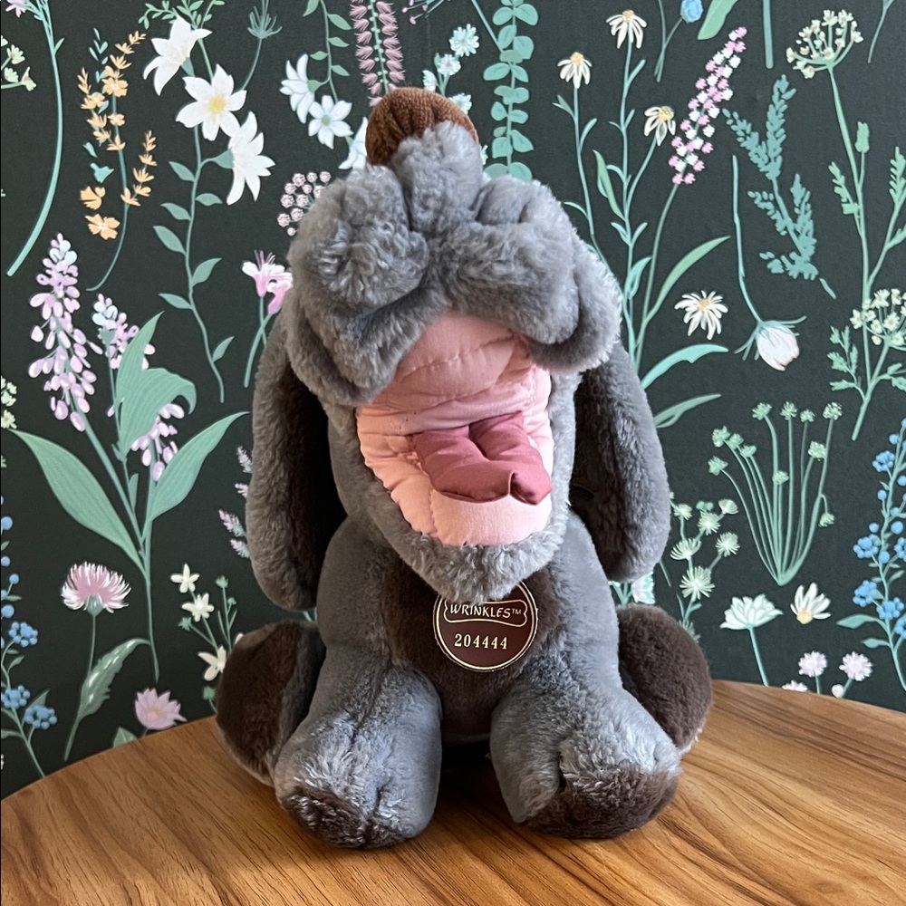VINTAGE WRINKLES sitting dog plush 1980s by Ganz Bros 9”